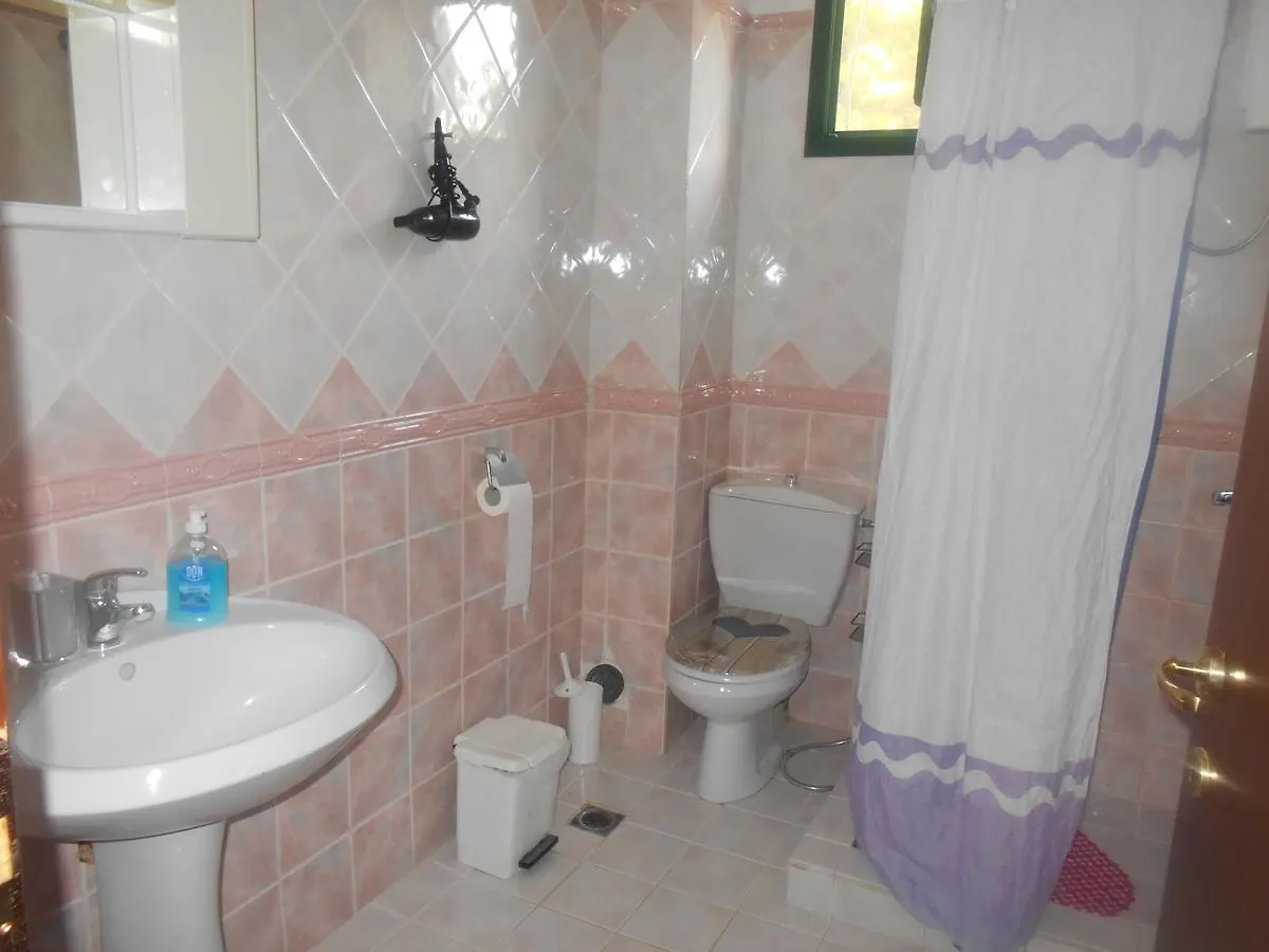 פפקוהורי Theodora Village 0*,