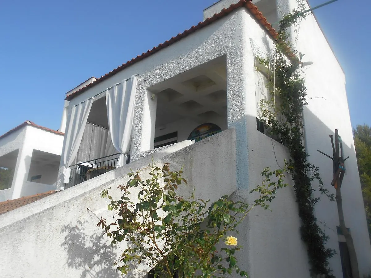 פפקוהורי Theodora Village 0*,